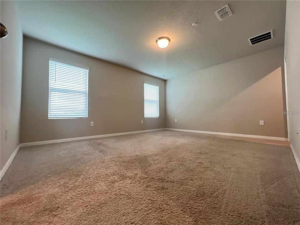 出租: $2,399 (3 贝兹, 2 浴室, 1570 平方英尺)