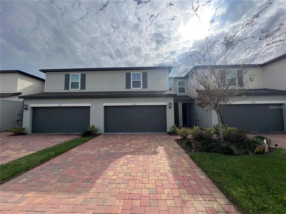 出租: $2,399 (3 贝兹, 2 浴室, 1570 平方英尺)