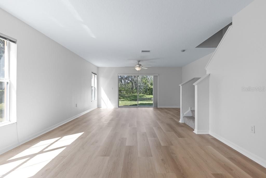 合同活跃: $209,999 (3 贝兹, 2 浴室, 1477 平方英尺)