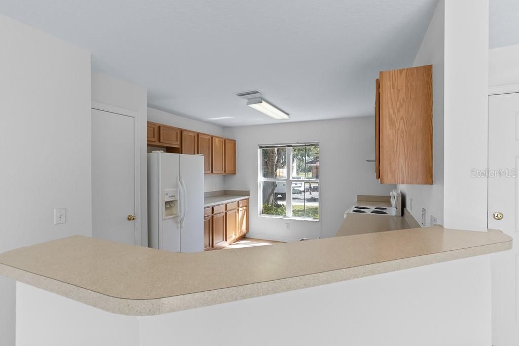 合同活跃: $209,999 (3 贝兹, 2 浴室, 1477 平方英尺)