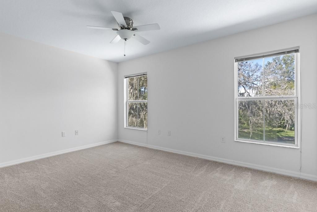 合同活跃: $209,999 (3 贝兹, 2 浴室, 1477 平方英尺)