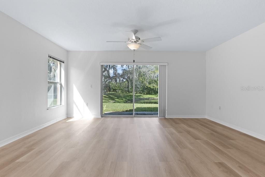 合同活跃: $209,999 (3 贝兹, 2 浴室, 1477 平方英尺)