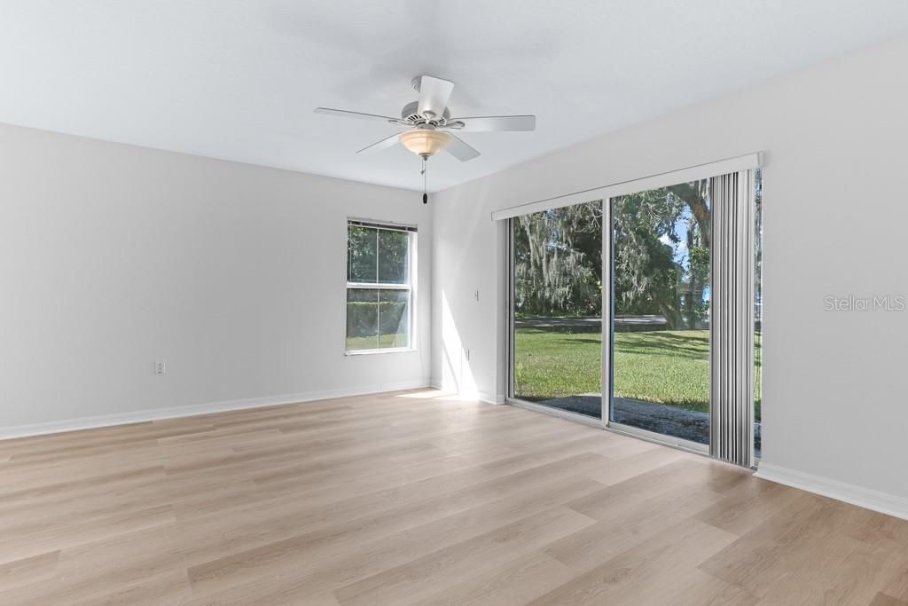 合同活跃: $209,999 (3 贝兹, 2 浴室, 1477 平方英尺)