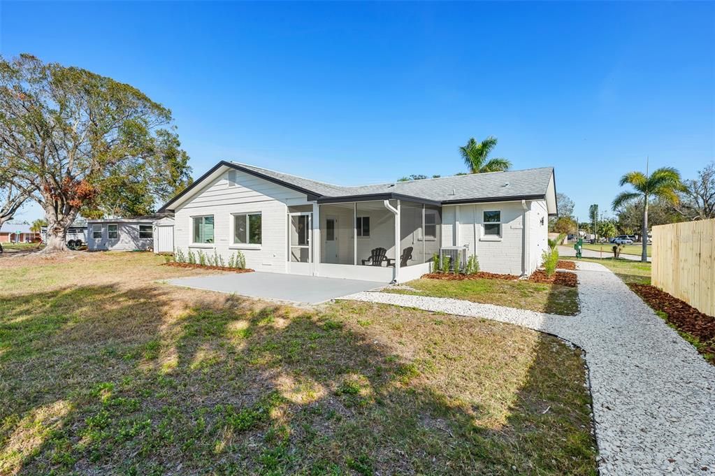 En Venta: $439,000 (3 camas, 3 baños, 1582 Pies cuadrados)