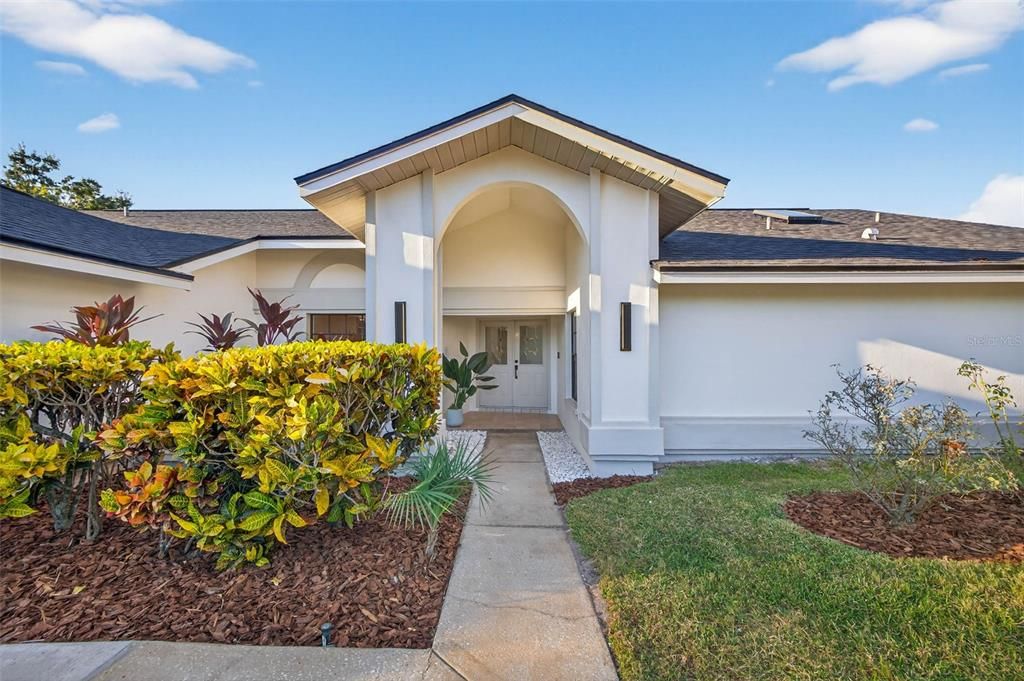 For Sale: $885,000 (4 beds, 3 baths, 2828 Square Feet)