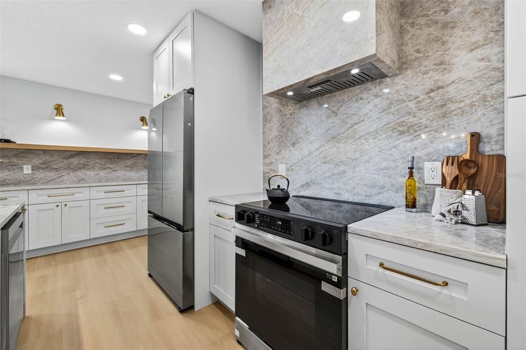 For Sale: $885,000 (4 beds, 3 baths, 2828 Square Feet)