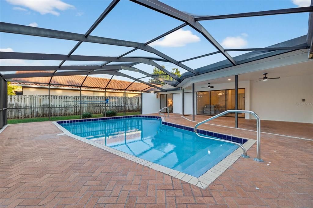 For Sale: $885,000 (4 beds, 3 baths, 2828 Square Feet)