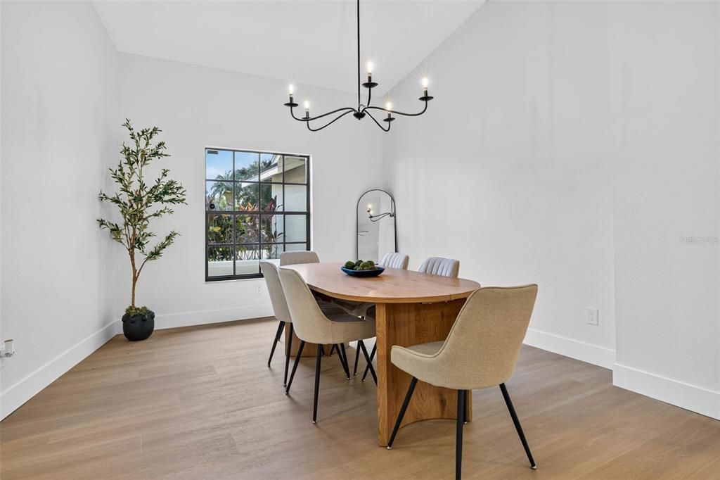 For Sale: $885,000 (4 beds, 3 baths, 2828 Square Feet)