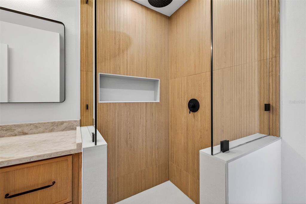 For Sale: $885,000 (4 beds, 3 baths, 2828 Square Feet)