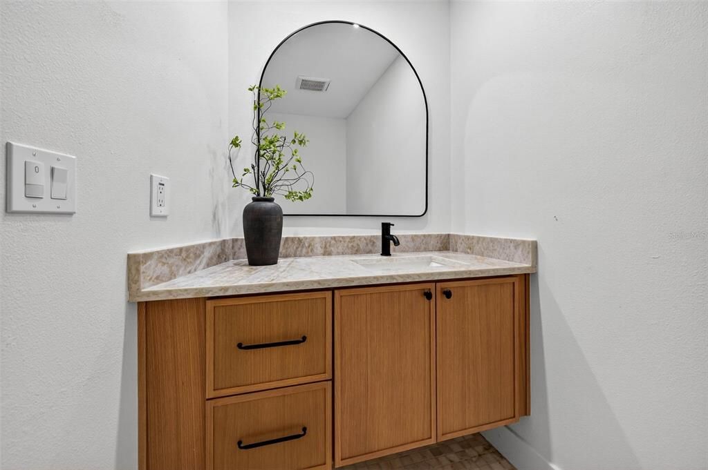 For Sale: $885,000 (4 beds, 3 baths, 2828 Square Feet)