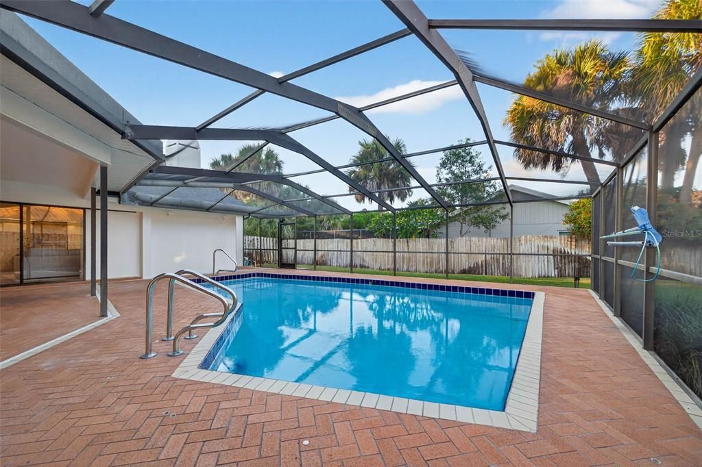 For Sale: $885,000 (4 beds, 3 baths, 2828 Square Feet)