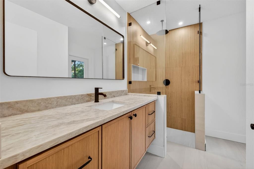 For Sale: $885,000 (4 beds, 3 baths, 2828 Square Feet)