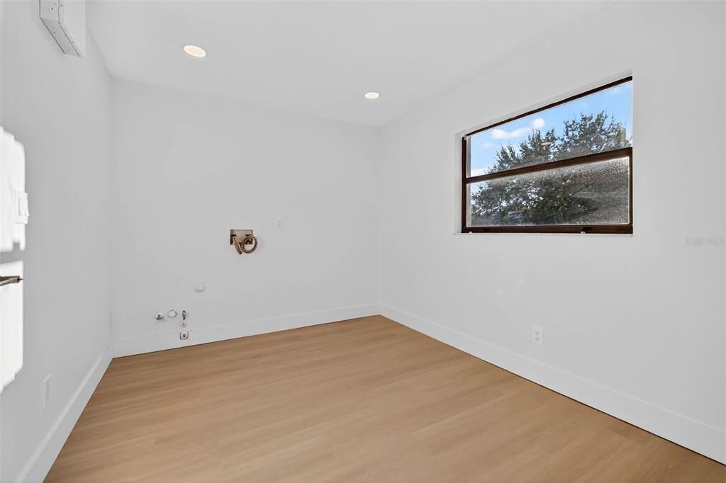 For Sale: $885,000 (4 beds, 3 baths, 2828 Square Feet)