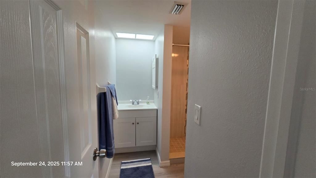 待售: $150,000 (2 贝兹, 2 浴室, 921 平方英尺)