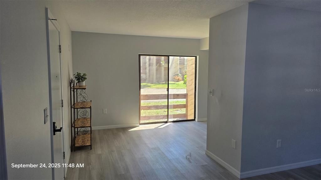 待售: $150,000 (2 贝兹, 2 浴室, 921 平方英尺)