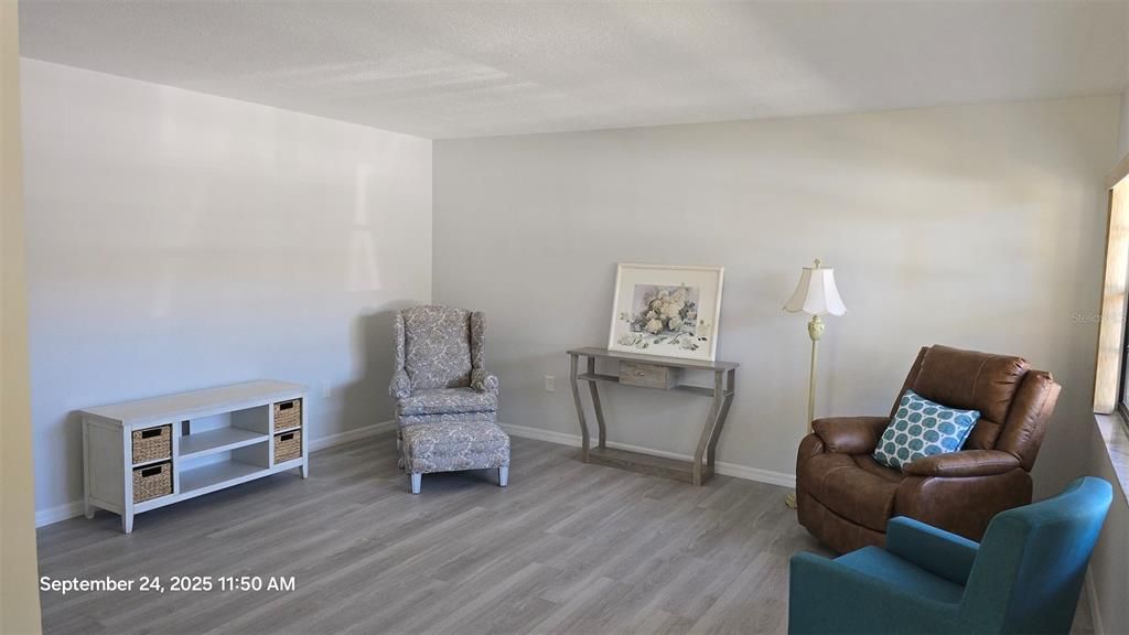 待售: $150,000 (2 贝兹, 2 浴室, 921 平方英尺)