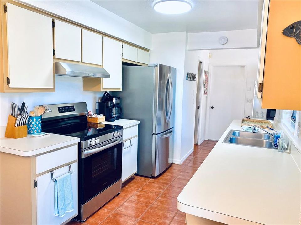 В аренду: $2,800 (2 спален, 2 ванн, 964 Квадратных фут)