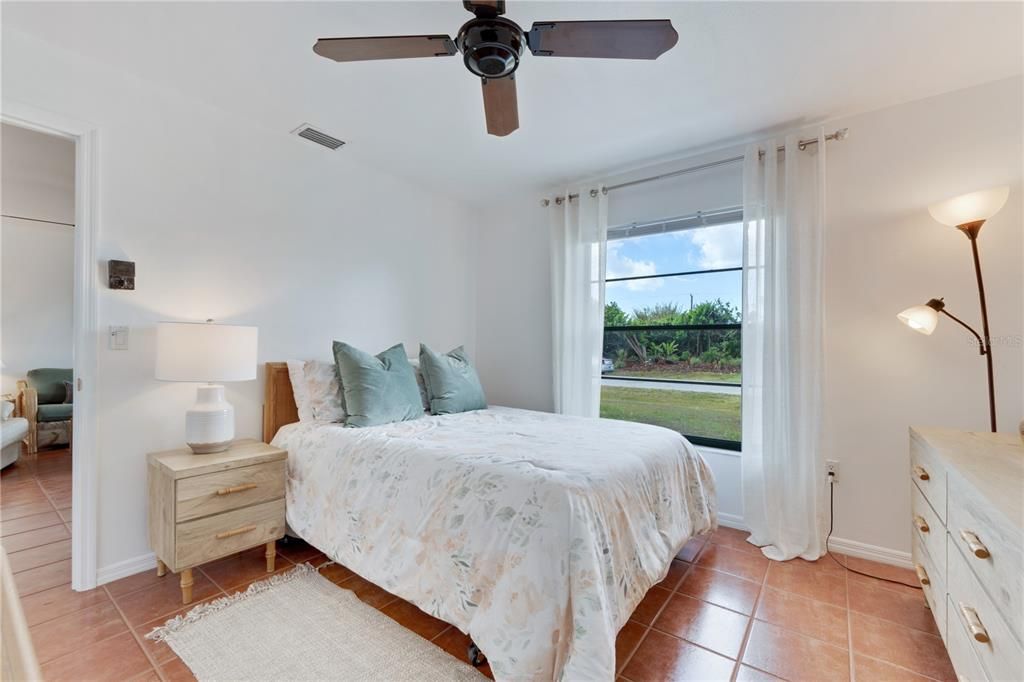 В аренду: $2,800 (2 спален, 2 ванн, 964 Квадратных фут)