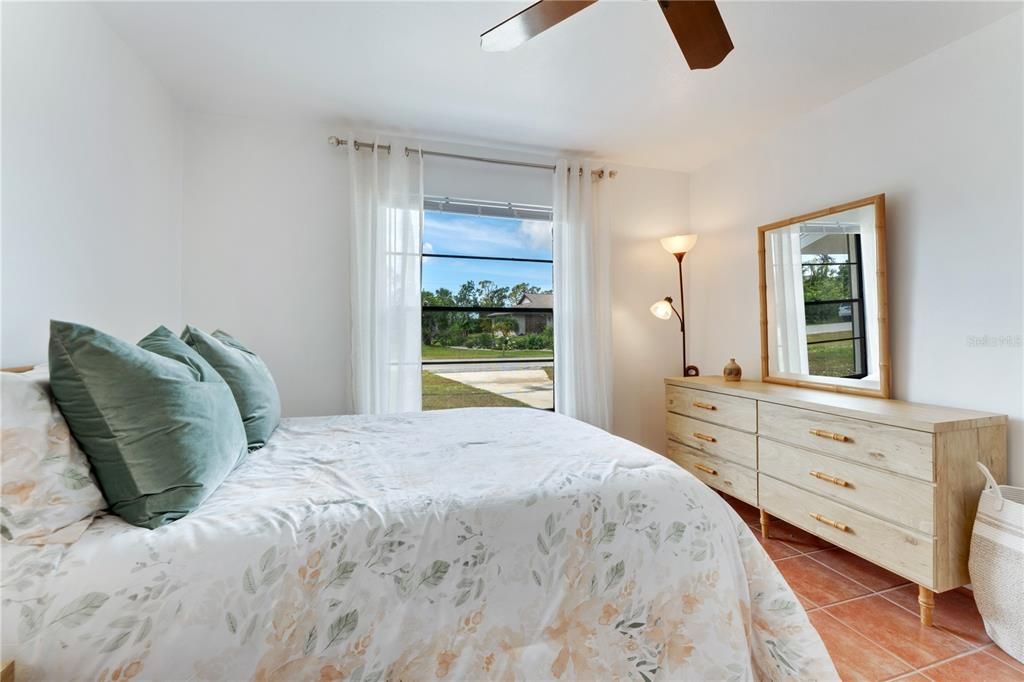 В аренду: $2,800 (2 спален, 2 ванн, 964 Квадратных фут)