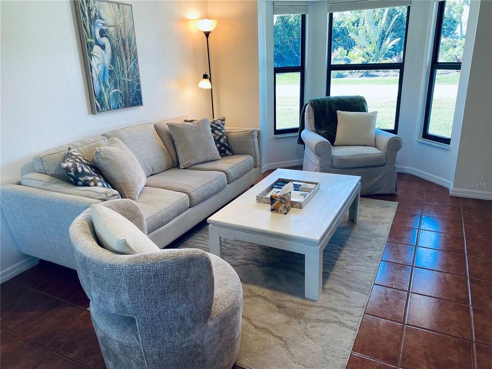 В аренду: $2,800 (2 спален, 2 ванн, 964 Квадратных фут)