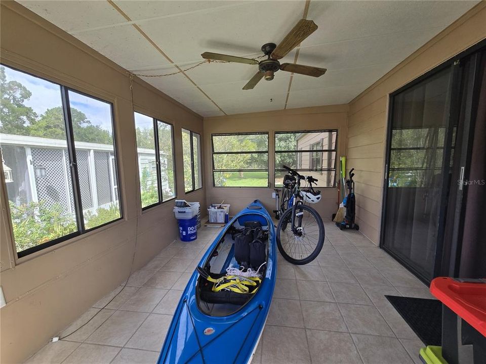 For Sale: $137,000 (2 beds, 2 baths, 1304 Square Feet)