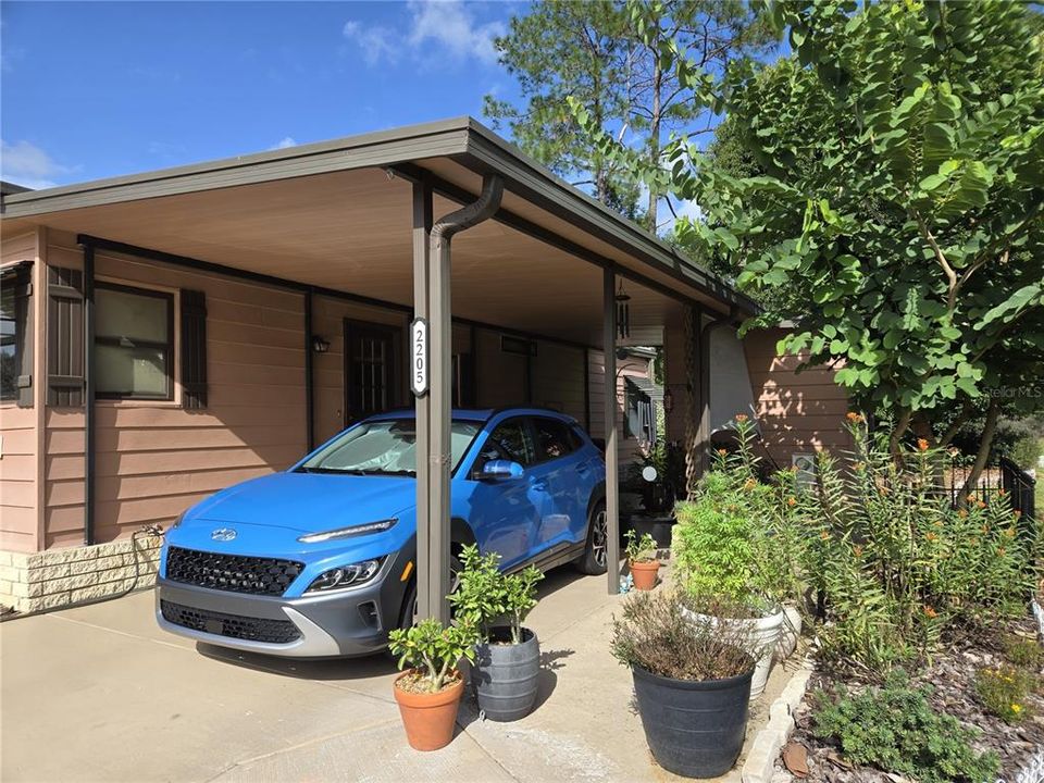 For Sale: $137,000 (2 beds, 2 baths, 1304 Square Feet)