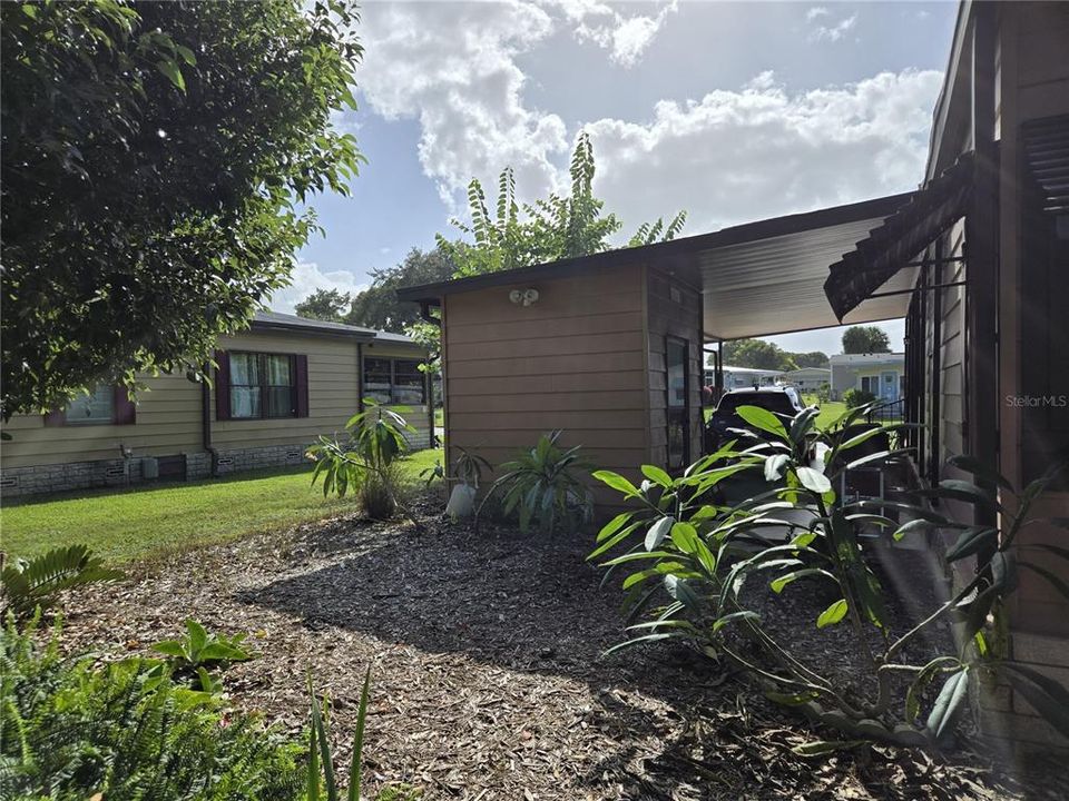 For Sale: $137,000 (2 beds, 2 baths, 1304 Square Feet)