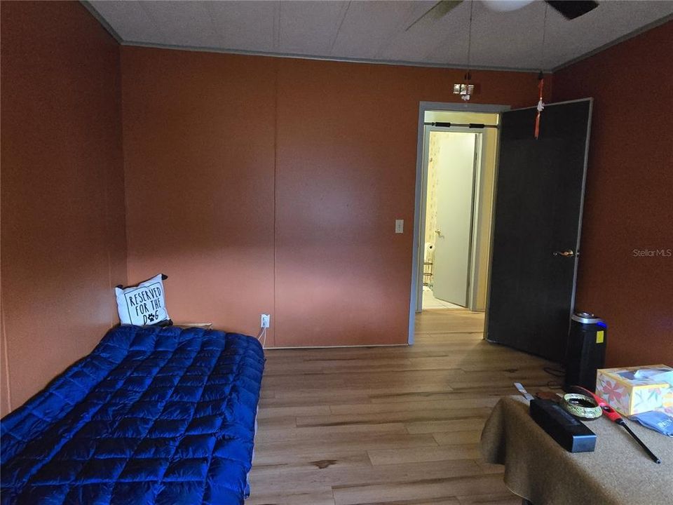 For Sale: $137,000 (2 beds, 2 baths, 1304 Square Feet)