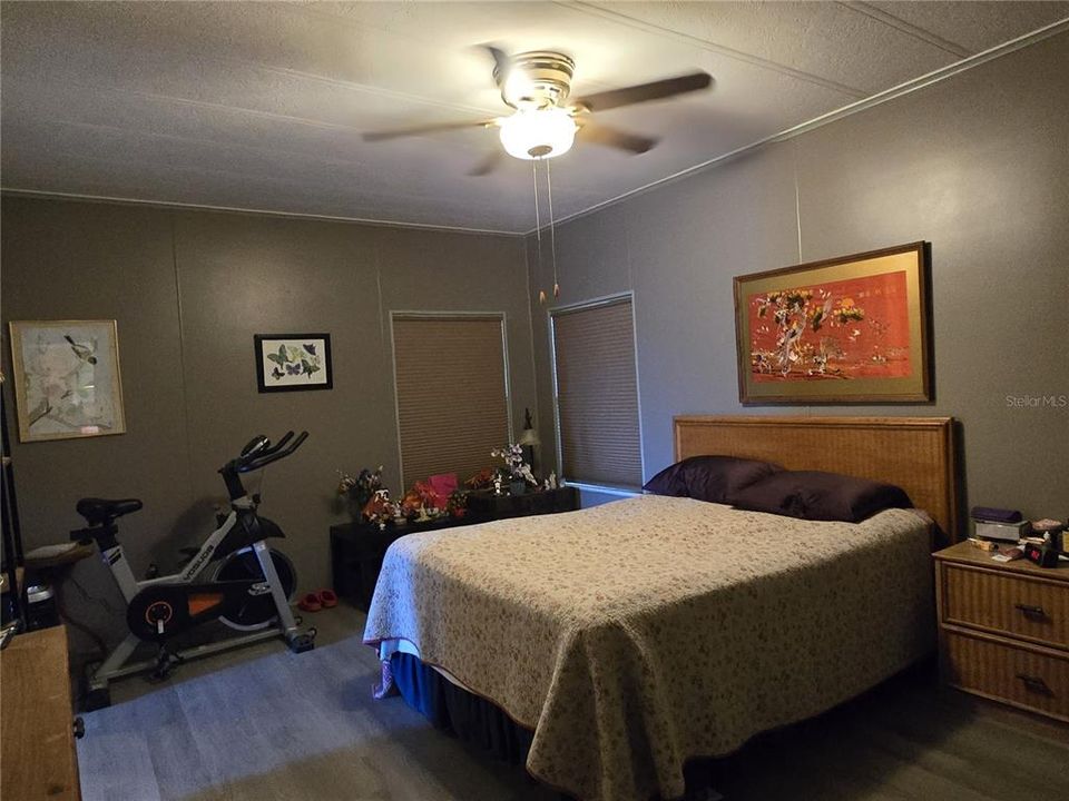 For Sale: $137,000 (2 beds, 2 baths, 1304 Square Feet)