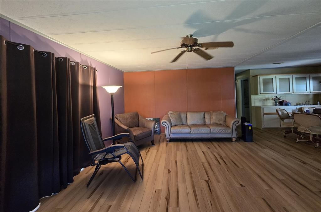 For Sale: $137,000 (2 beds, 2 baths, 1304 Square Feet)