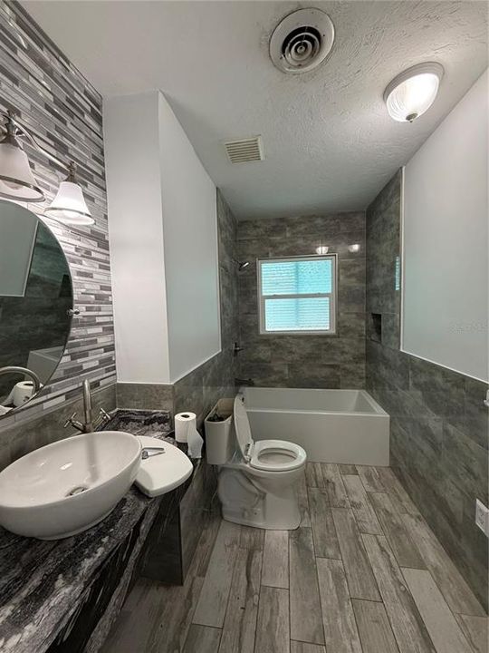 На продажу: $799,000 (3 спален, 2 ванн, 2103 Квадратных фут)