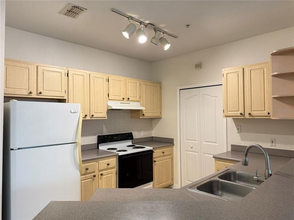 出租: $1,450 (2 贝兹, 2 浴室, 1111 平方英尺)