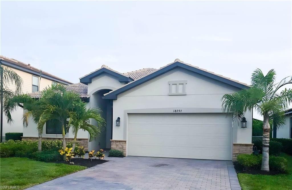 Recently Sold: $445,000 (3 beds, 2 baths, 1677 Square Feet)