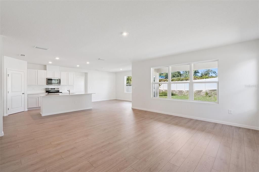 Active With Contract: $428,990 (4 beds, 3 baths, 2336 Square Feet)