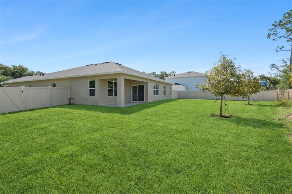 Active With Contract: $428,990 (4 beds, 3 baths, 2336 Square Feet)