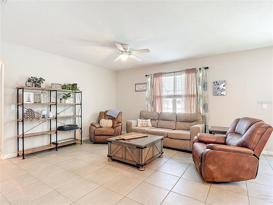 待售: $469,000 (5 贝兹, 3 浴室, 2601 平方英尺)