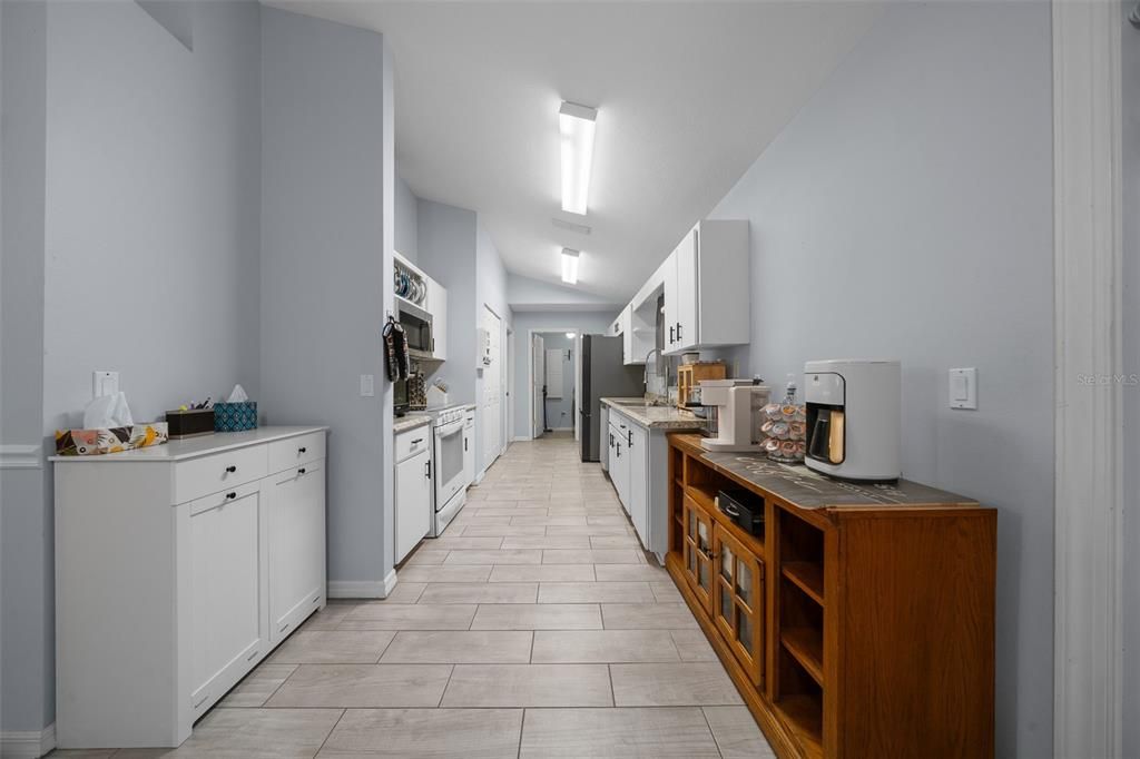 For Sale: $329,000 (3 beds, 2 baths, 1212 Square Feet)