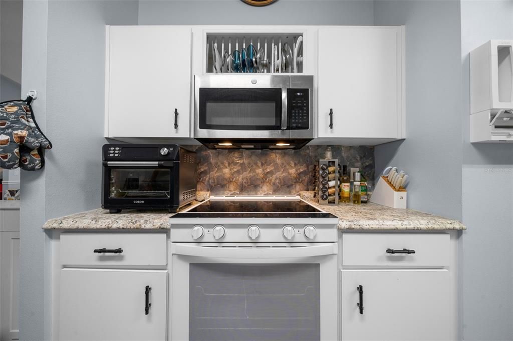 For Sale: $329,000 (3 beds, 2 baths, 1212 Square Feet)