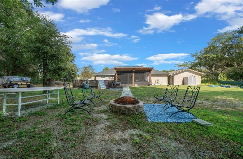 For Sale: $329,000 (3 beds, 2 baths, 1212 Square Feet)