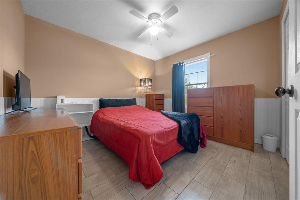 For Sale: $329,000 (3 beds, 2 baths, 1212 Square Feet)