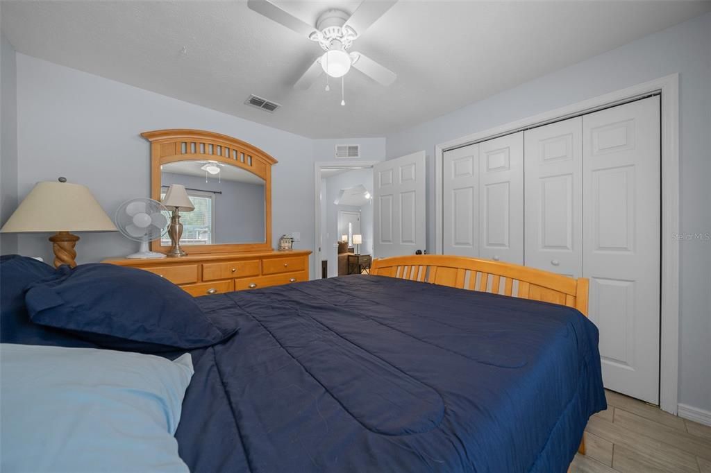 For Sale: $329,000 (3 beds, 2 baths, 1212 Square Feet)