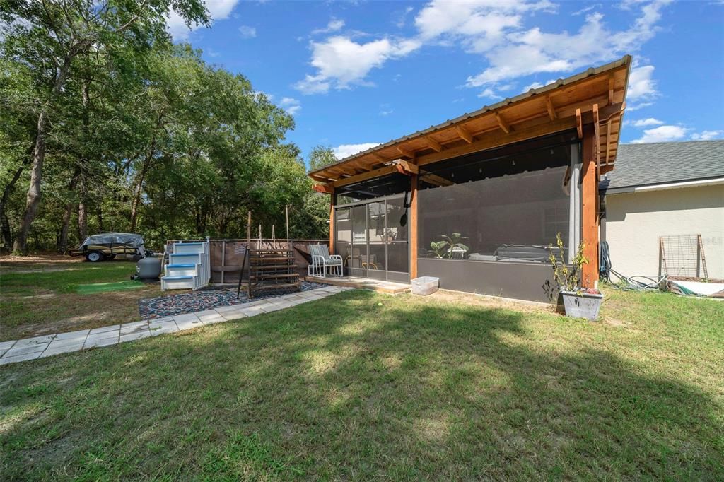 For Sale: $329,000 (3 beds, 2 baths, 1212 Square Feet)