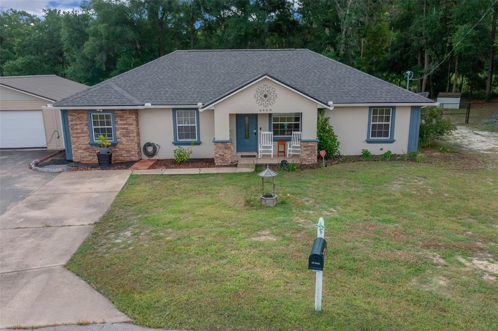 For Sale: $329,000 (3 beds, 2 baths, 1212 Square Feet)