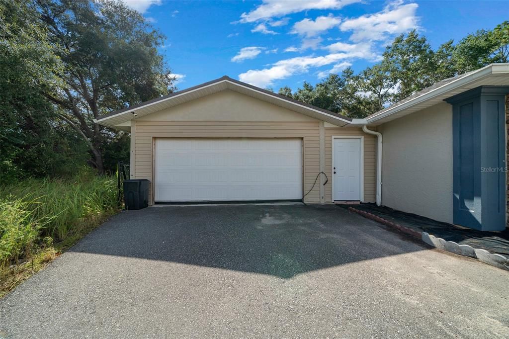 For Sale: $329,000 (3 beds, 2 baths, 1212 Square Feet)