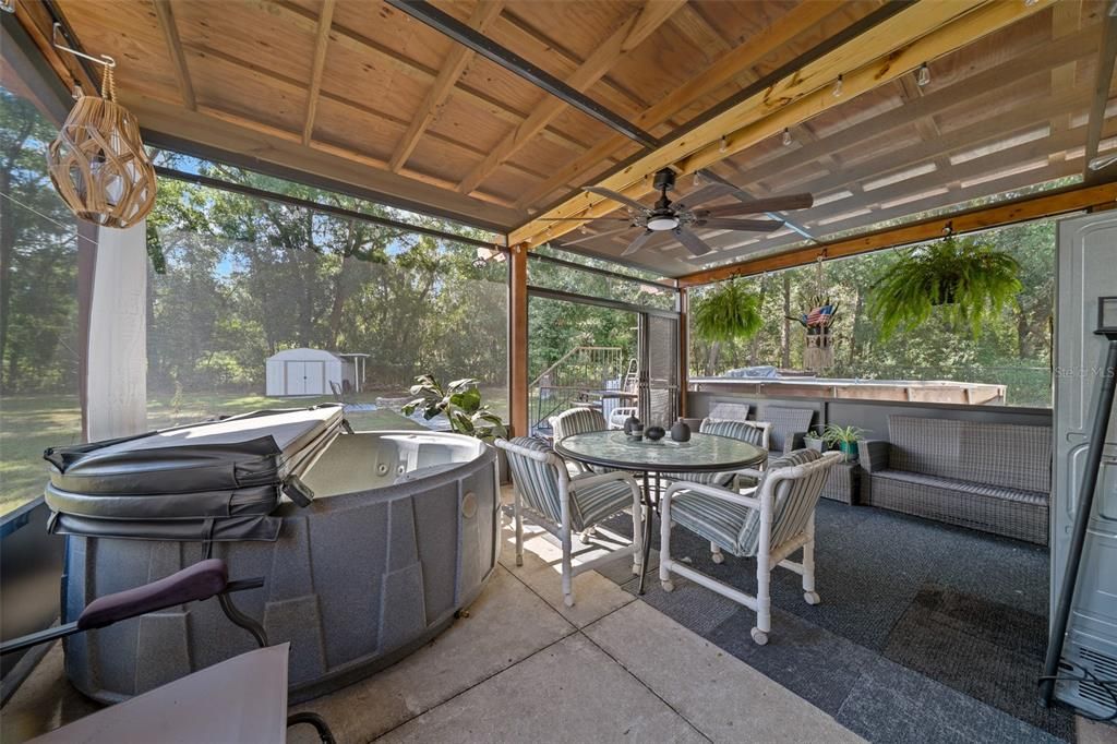 For Sale: $329,000 (3 beds, 2 baths, 1212 Square Feet)