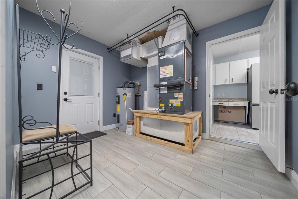 For Sale: $329,000 (3 beds, 2 baths, 1212 Square Feet)