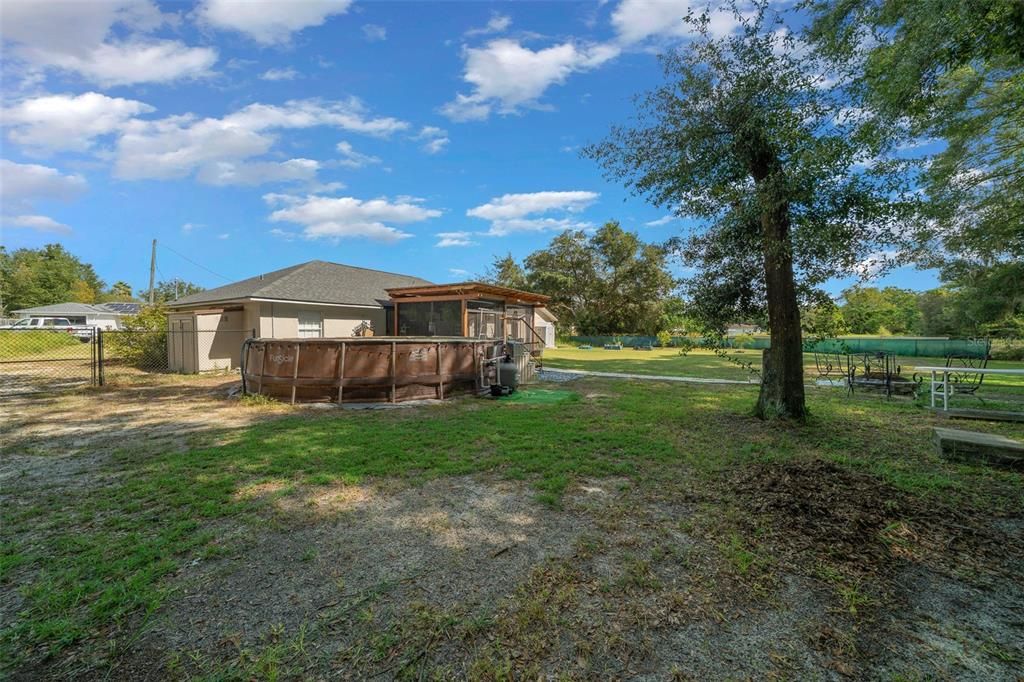 For Sale: $329,000 (3 beds, 2 baths, 1212 Square Feet)