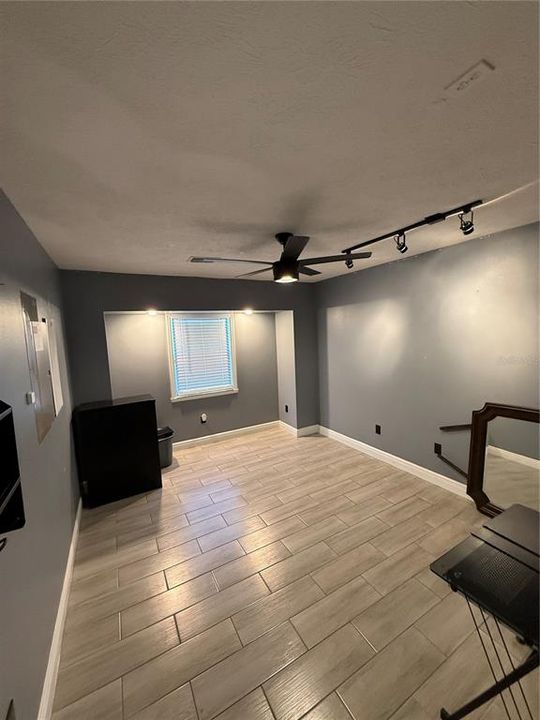 For Sale: $329,000 (3 beds, 2 baths, 1212 Square Feet)