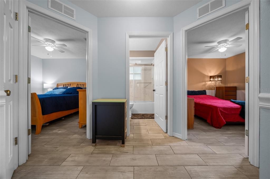 For Sale: $329,000 (3 beds, 2 baths, 1212 Square Feet)