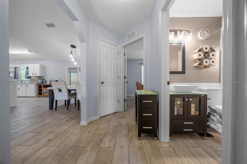 For Sale: $329,000 (3 beds, 2 baths, 1212 Square Feet)